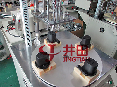 風(fēng)機(jī)底殼鎖螺絲方案-四軸轉(zhuǎn)臺(tái)式鎖螺絲機(jī)