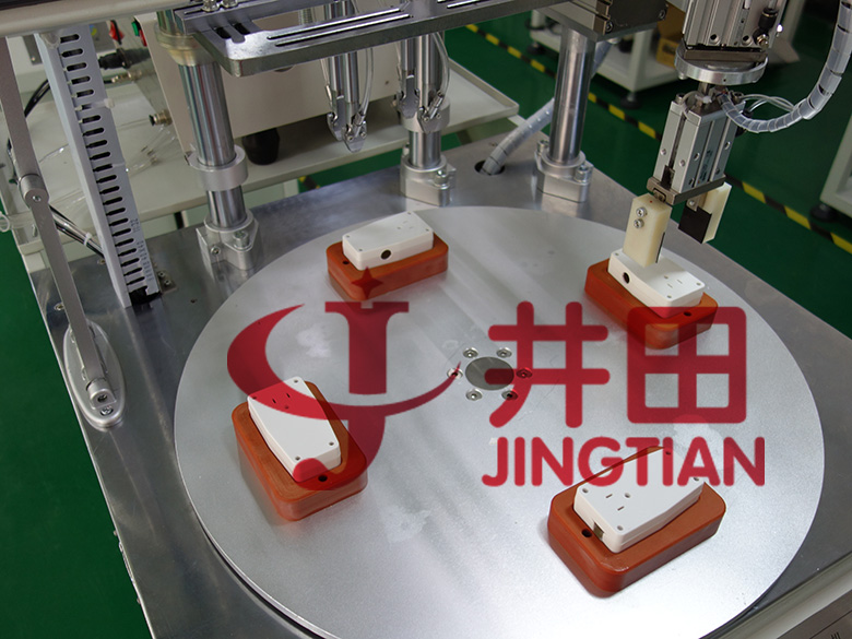 插頭轉(zhuǎn)換器鎖螺絲機(jī)